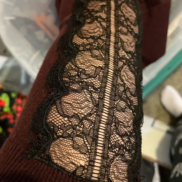 Woman’s Sweater - Picture 8 of 8